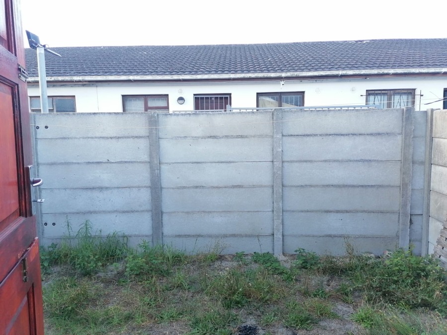 2 Bedroom Property for Sale in Grassy Park Western Cape